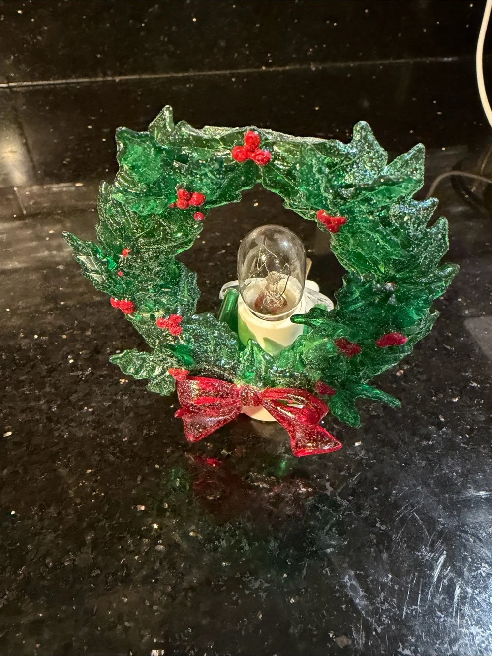 Christmas Wreath Plug In Night Light Vintage Christmas Wreath Plastic Bead as is